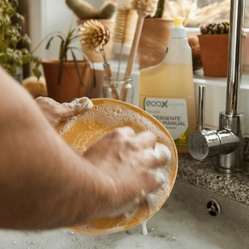 DETERGENT ECOLOGIC DE VASE cu lămâie 0,85 l - Fabricat în Portugalia